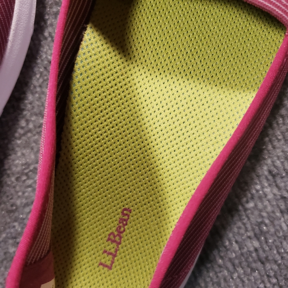 L.L. Bean Women's Maroon Slip-On Flats/shoes size 9 White soles - Picture 5 of 9